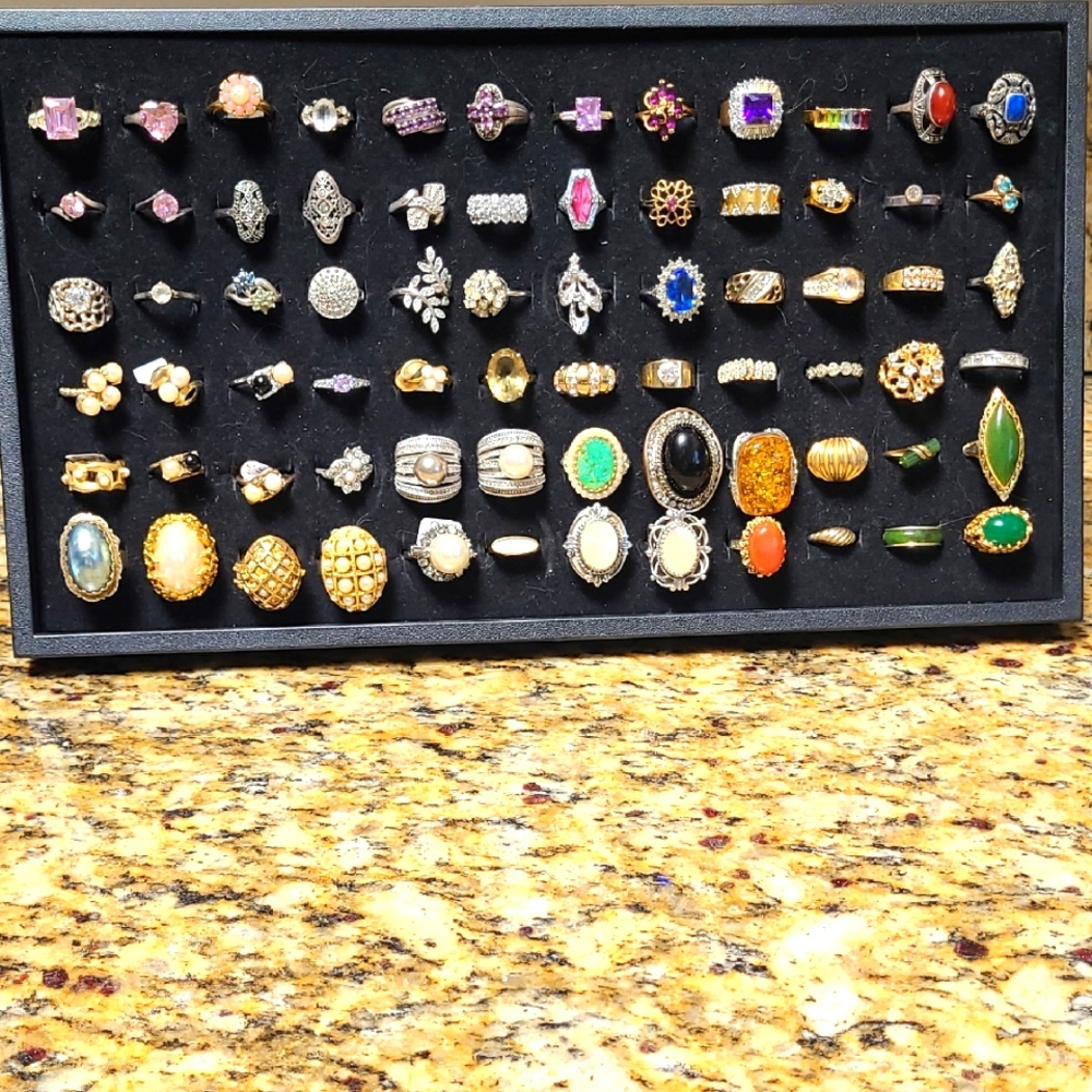 Tray Of 72 Costume Jewelry Rings